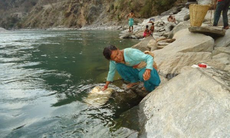 वर्षौँदेखि खोलाको पानी पिउन बाध्य